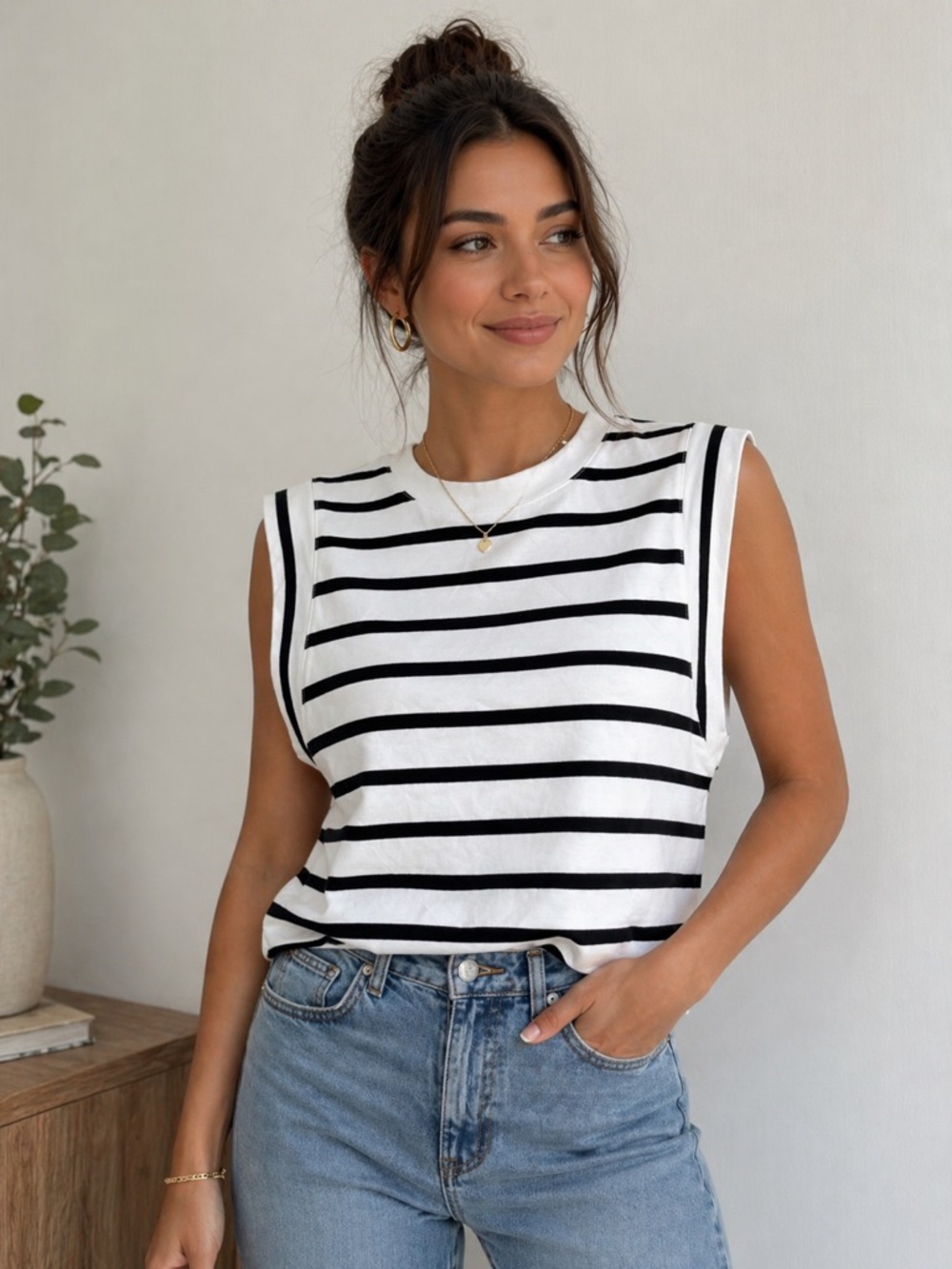 Sleeveless Striped Crewneck Tank Top - White/Black